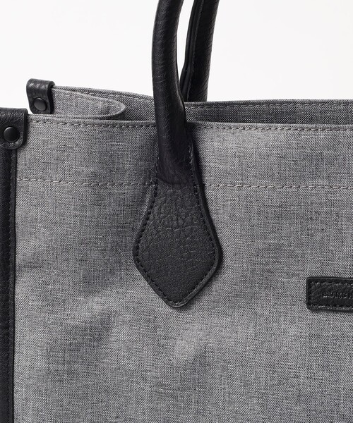 BEAMS HEART（ビームスハート）の「ポリエステル 杢素材 2WAY トートバッグ（トートバッグ・メンズ・ブラック/チャコールグレー・ONE SIZE）」の6枚目の写真