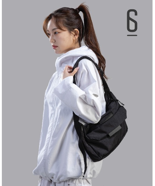 emonique(エモニーク)の「UNION6 クロスバッグ WIDE6 Crossbag(ショルダーバッグ・メンズ・ブラック/グレー・FREE)」の1枚目の写真