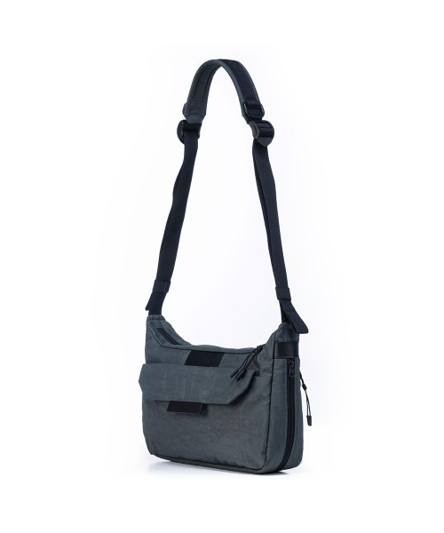 emonique(エモニーク)の「UNION6 クロスバッグ WIDE6 Crossbag(ショルダーバッグ・メンズ・ブラック/グレー・FREE)」の18枚目の写真