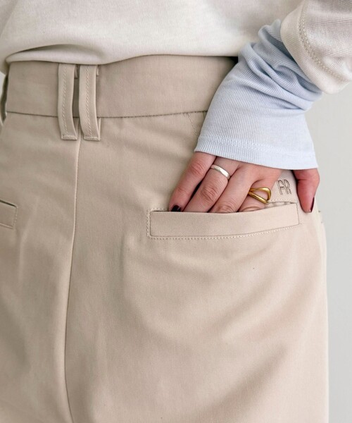 fredy emue(フレディエミュ)の「デザインポケットチノパンツ(チノパンツ・レディース・ブラック/ベージュ・36/38)」の22枚目の写真