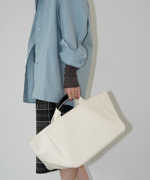 chuclla（チュクラ）の「ワイドシルエットキャンバストート cha26s004（トートバッグ・レディース・ブラック/オフホワイト・FREE）」の11枚目の写真