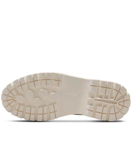 JORDAN BRAND(ジョーダンブランド)の「エア ジョーダン 1 ブルックリン LOW ウィメンズシューズ / Air Jordan 1 Brooklyn Low Women's Shoes IR0835-110 Pale Ivory(スニーカー・レディース・アイボリー・26/22/25.5/25/24.5/24/23.5/23/22.5)」の6枚目の写真