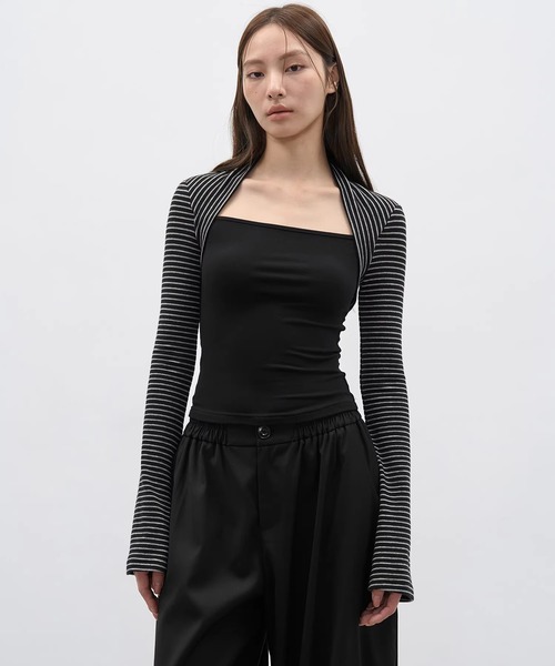 EIGHTHMONTH(エイスマンス)の「ストライプスリーブ レイヤードトップス EM25a175【EIGHTHMONTH】(Tシャツ/カットソー・レディース・ブラック/レッド・S/M)」の4枚目の写真