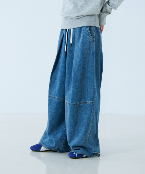 SOMETHING（サムシング）の「【atelier SOMETHING / アトリエ サムシング】DRAWSTRING BALLOON WIDE / ドローストリングバルーンワイド / デニムパンツ（デニムパンツ・レディース・ライトブルー/インディゴブルー・M/S）」の15枚目の写真