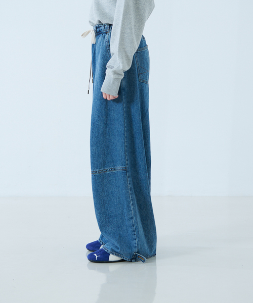 SOMETHING（サムシング）の「【atelier SOMETHING / アトリエ サムシング】DRAWSTRING BALLOON WIDE / ドローストリングバルーンワイド / デニムパンツ（デニムパンツ・レディース・ライトブルー/インディゴブルー・M/S）」の17枚目の写真
