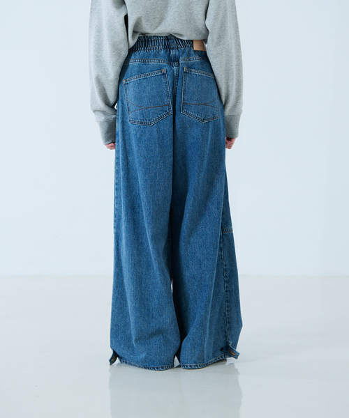 SOMETHING（サムシング）の「【atelier SOMETHING / アトリエ サムシング】DRAWSTRING BALLOON WIDE / ドローストリングバルーンワイド / デニムパンツ（デニムパンツ・レディース・ライトブルー/インディゴブルー・M/S）」の18枚目の写真