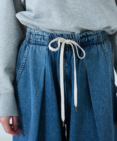 SOMETHING（サムシング）の「【atelier SOMETHING / アトリエ サムシング】DRAWSTRING BALLOON WIDE / ドローストリングバルーンワイド / デニムパンツ（デニムパンツ・レディース・ライトブルー/インディゴブルー・M/S）」の20枚目の写真