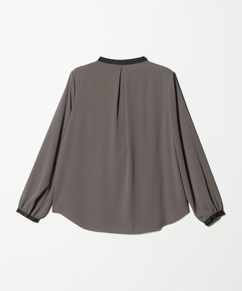 UNITED ARROWS(ユナイテッドアローズ)の「バイカラー パイピング ブラウス ‐ウォッシャブル‐(シャツ/ブラウス・レディース・オフホワイト/その他3/ダークグレー/その他7/その他5/その他9・FREE)」の9枚目の写真