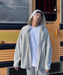 CLACO（クラコ）の「オーバーサイズナイロンフードシャツ（クリーム）（シャツ/ブラウス）」