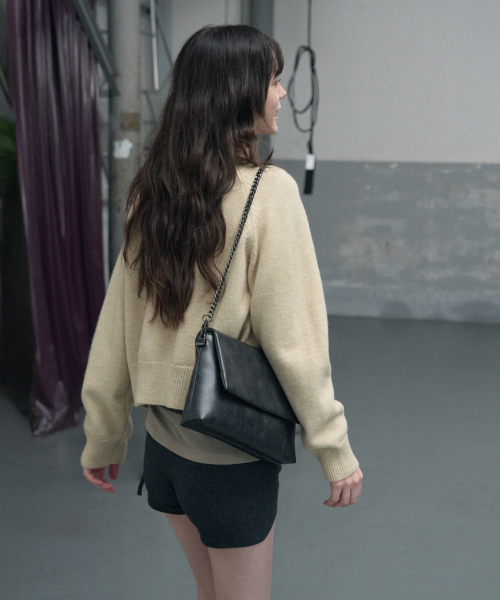 LEATHERY（レザリー）の「フラップチェーンショルダーバッグ[ブラック]（ショルダーバッグ・レディース・その他・ONE SIZE）」の3枚目の写真