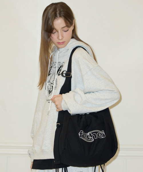 FEIHEI(フェイヘイ)の「CHESTNUT MULTI BAG BLACK(メッセンジャーバッグ・レディース・その他・FREE)」の2枚目の写真