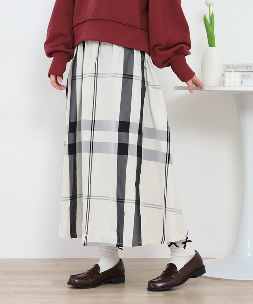 crossi(クロッシー)の「大判チェック柄タックスカート(スカート・レディース・ベージュ/オレンジ/グリーン/レッド・40/38)」の17枚目の写真
