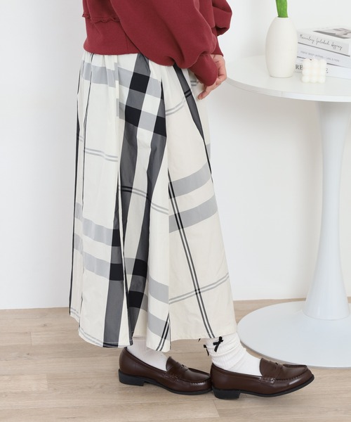 crossi(クロッシー)の「大判チェック柄タックスカート(スカート・レディース・ベージュ/オレンジ/グリーン/レッド・40/38)」の19枚目の写真
