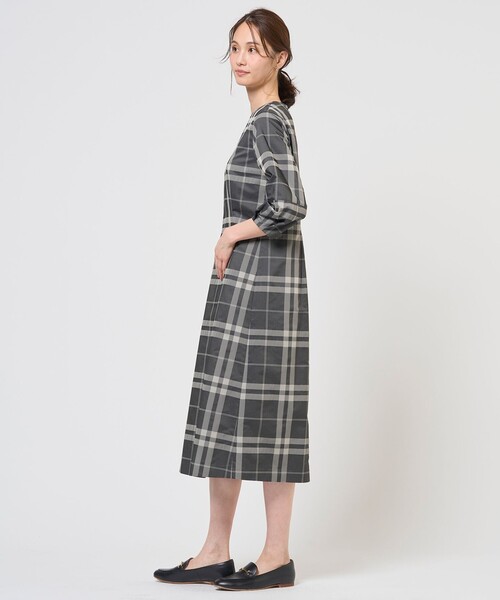 J.PRESS（ジェイプレス）の「ブロックチェックジャガード ワンピース（ワンピース・レディース・ネイビー系3/ブラック系3・11/9）」の6枚目の写真