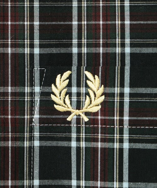 FRED PERRY（フレッドペリー）の「【別注】FRED PERRY / リブカラー シャツ（シャツ/ブラウス・メンズ・ブラック×ホワイト/ブラック×ゴールド・S/M/L/XL）」の3枚目の写真