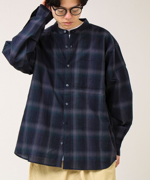 GLOSTER(グロスター)の「【夏まで使える】テクスチャーバンドカラーチェックシャツ(シャツ/ブラウス・メンズ・ホワイト系その他/ブラック系その他・L/M)」の2枚目の写真