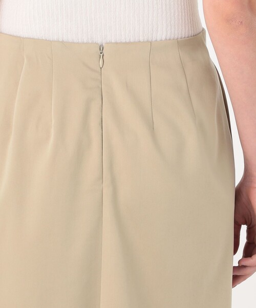 BALLSEY(ボールジィ)の「キュプラサテンストレッチ ランダムタックスカート(スカート・レディース・ベージュ/ダークグレー・36/34)」の8枚目の写真