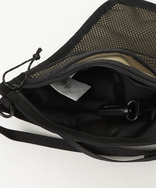 KEEN（キーン）の「NYLON POCKET SACOCHE / ナイロン ポケット サコッシュ（ショルダーバッグ・メンズ・ベージュ系その他・OS）」の4枚目の写真