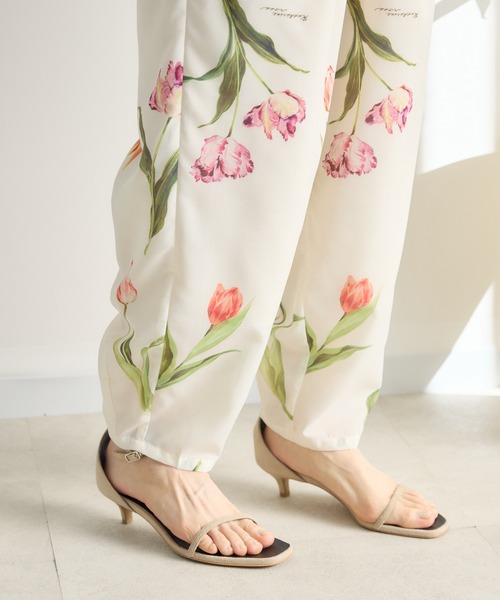 KATHARINE ROSS(キャサリンロス)の「【KATHARINE ROSS】チューリッププリントパンツ(その他パンツ・レディース・アイボリー/ネイビー・FREE)」の3枚目の写真