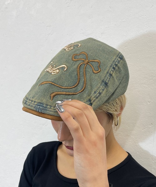 ROGER AND RAW(ロジャーアンドロウ)の「ブリーチデニムリボン刺繍ハンチング(ハンチング/ベレー帽・レディース・ブルー・FREE)」の7枚目の写真
