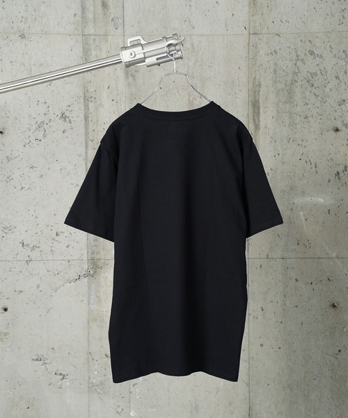 FRUIT OF THE LOOM（フルーツオブザルーム）の「"05"≪FRUIT OF THE LOOM≫パックT 7.0oz ヘビーウェイト Tシャツ(胸ポケットあり)（Tシャツ/カットソー・メンズ・ブラック/オフホワイト・LARGE/MEDIUM/X-LARGE）」の14枚目の写真