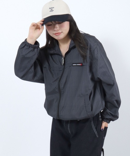 mihns closet(ミンズクローゼット)の「別注 mihns closet 総柄ブルゾンパーカー/ダブルジップ/春ライトアウター/ドット 水玉 チェック(ナイロンジャケット・レディース・グリーン系その他/ブラウン系その他/ホワイト系その他/ブラック系その他・L/M/S)」の17枚目の写真