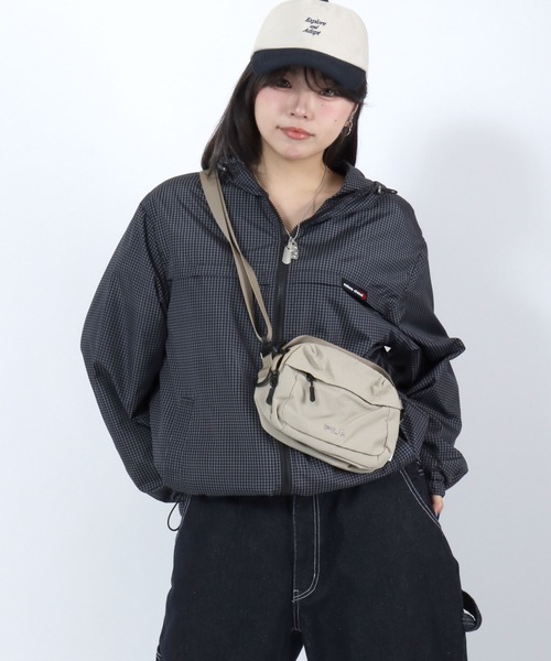 mihns closet(ミンズクローゼット)の「別注 mihns closet 総柄ブルゾンパーカー/ダブルジップ/春ライトアウター/ドット 水玉 チェック(ナイロンジャケット・レディース・グリーン系その他/ブラウン系その他/ホワイト系その他/ブラック系その他・L/M/S)」の15枚目の写真