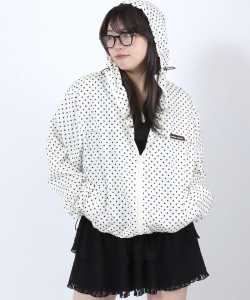 mihns closet(ミンズクローゼット)の「別注 mihns closet 総柄ブルゾンパーカー/ダブルジップ/春ライトアウター/ドット 水玉 チェック(ナイロンジャケット・レディース・グリーン系その他/ブラウン系その他/ホワイト系その他/ブラック系その他・L/M/S)」の6枚目の写真