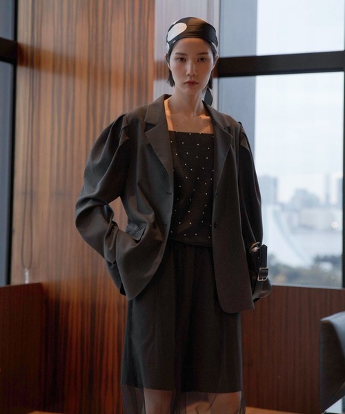 LEPSIM(レプシィム)の「《オフィスライン》袖ギャザージャケット 637925(その他アウター・レディース・ベージュ/チャコールグレー・FREE)」の22枚目の写真