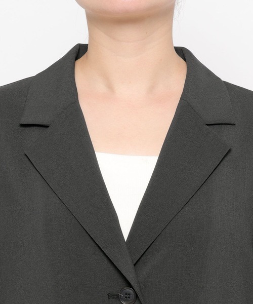 LEPSIM(レプシィム)の「《オフィスライン》袖ギャザージャケット 637925(その他アウター・レディース・ベージュ/チャコールグレー・FREE)」の13枚目の写真