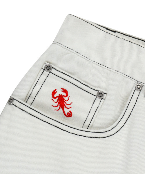 WKNDRS(ウィーキャンドース)の「SCORPION BAGGY DENIM PANTS (WHITE)(デニムパンツ・レディース・その他・SMALL/MEDIUM/LARGE/X-LARGE)」の4枚目の写真