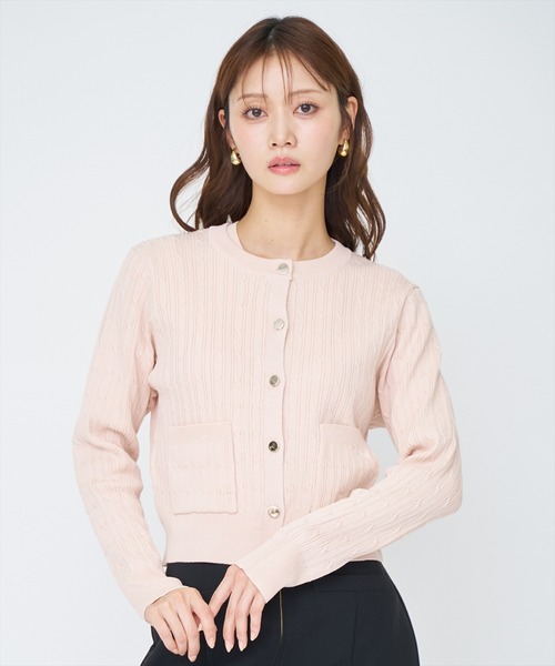 AND COUTURE(アンドクチュール)の「ケーブル編みカーディガンアンサンブル(カーディガン/ボレロ・レディース・ネイビー/オフホワイト/ピンク/ミント・FREE)」の4枚目の写真