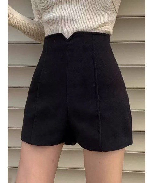 Ada.(エイダ)の「【Mellfy】ウエストデザイン センタータック ハイウエスト ショート パンツ(その他パンツ・レディース・アイボリー/ブラック/ベージュ・S/M)」の5枚目の写真