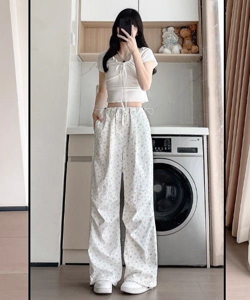 Teem Store(チームストア)の「ウエストドロスト小花柄 ストレートパンツ イージーパンツ(その他パンツ・レディース・ベージュ/ホワイト・L/M)」の8枚目の写真