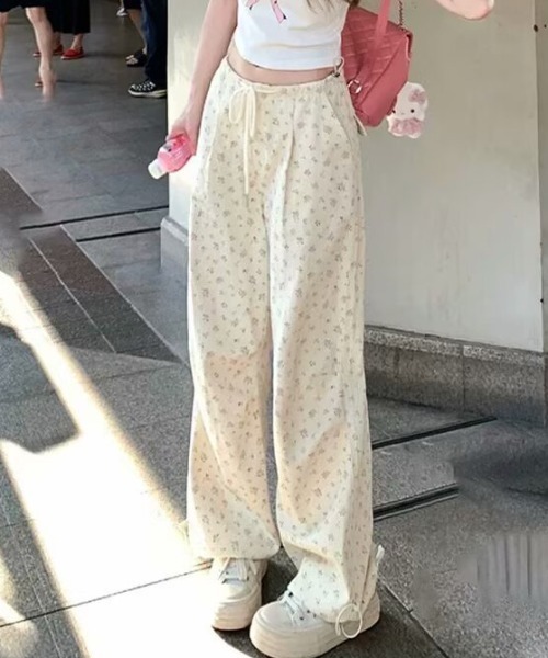 Teem Store(チームストア)の「ウエストドロスト小花柄 ストレートパンツ イージーパンツ(その他パンツ・レディース・ベージュ/ホワイト・L/M)」の19枚目の写真