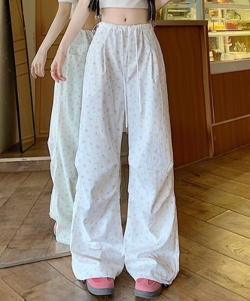 Teem Store(チームストア)の「ウエストドロスト小花柄 ストレートパンツ イージーパンツ(その他パンツ・レディース・ベージュ/ホワイト・L/M)」の15枚目の写真