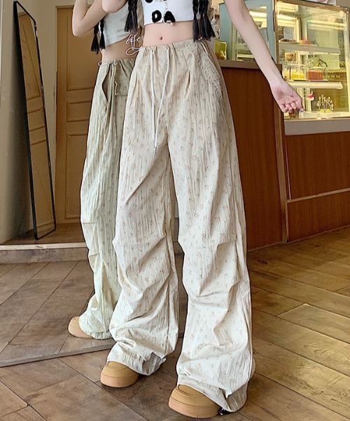 Teem Store(チームストア)の「ウエストドロスト小花柄 ストレートパンツ イージーパンツ(その他パンツ・レディース・ベージュ/ホワイト・L/M)」の17枚目の写真