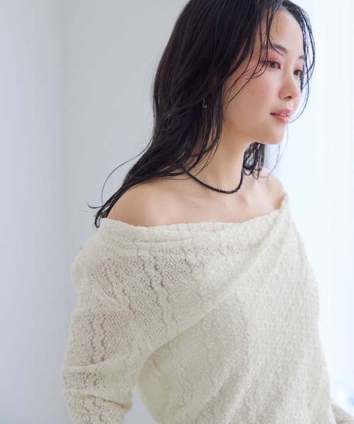 VIS(ビス)の「【WEB限定】レース長袖ドレープカットソー(Tシャツ/カットソー・レディース・サックスブルー/ブラック系その他/ホワイト系その他5・FREE)」の2枚目の写真