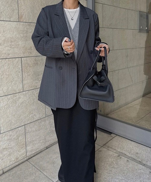 nananamoe(ナナナモエ)の「peaked lapel hem docking JKT / ピークドラペルヘムドッキングジャケット(テーラードジャケット・レディース・グレー系その他・FREE)」の3枚目の写真