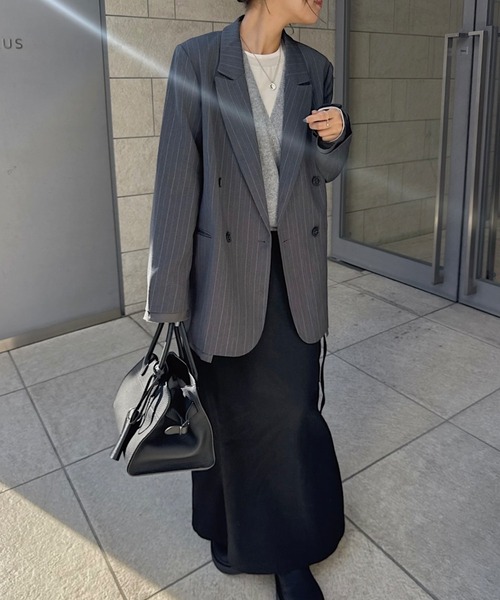 nananamoe(ナナナモエ)の「peaked lapel hem docking JKT / ピークドラペルヘムドッキングジャケット(テーラードジャケット・レディース・グレー系その他・FREE)」の6枚目の写真