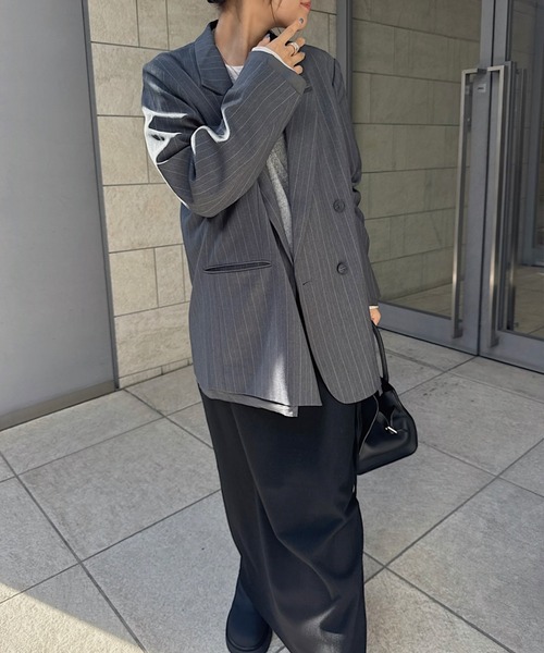 nananamoe(ナナナモエ)の「peaked lapel hem docking JKT / ピークドラペルヘムドッキングジャケット(テーラードジャケット・レディース・グレー系その他・FREE)」の7枚目の写真