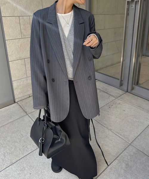 nananamoe(ナナナモエ)の「peaked lapel hem docking JKT / ピークドラペルヘムドッキングジャケット(テーラードジャケット・レディース・グレー系その他・FREE)」の9枚目の写真