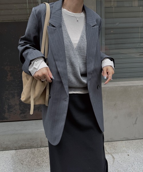 nananamoe(ナナナモエ)の「peaked lapel hem docking JKT / ピークドラペルヘムドッキングジャケット(テーラードジャケット・レディース・グレー系その他・FREE)」の12枚目の写真