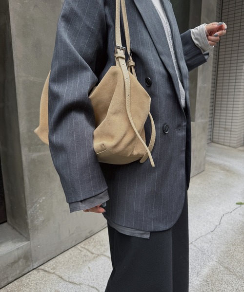 nananamoe(ナナナモエ)の「peaked lapel hem docking JKT / ピークドラペルヘムドッキングジャケット(テーラードジャケット・レディース・グレー系その他・FREE)」の15枚目の写真