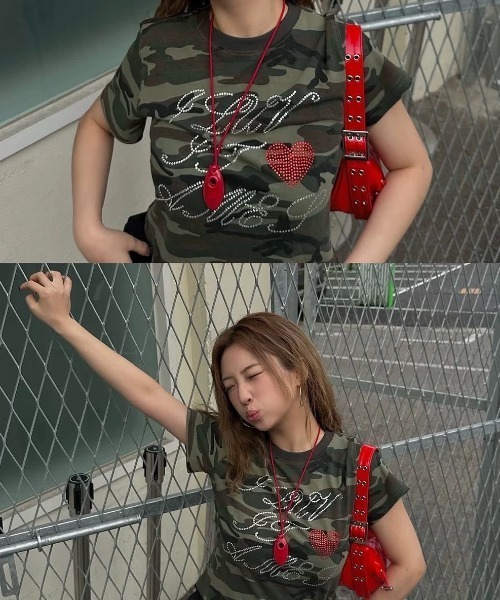 ViViDAY（ビビデー）の「ラインストーン英字＆ハートロゴ　カモフラ柄tシャツ（Tシャツ/カットソー・レディース・カーキ・M）」の13枚目の写真