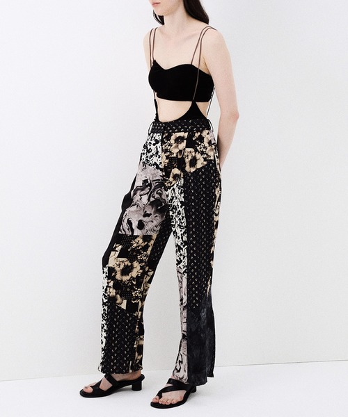 Ameri（アメリ）の「MEDI VARIOUS PATTERN TUCK PANTS（その他パンツ・レディース・アイボリー/ブラック・SMALL/MEDIUM）」の6枚目の写真