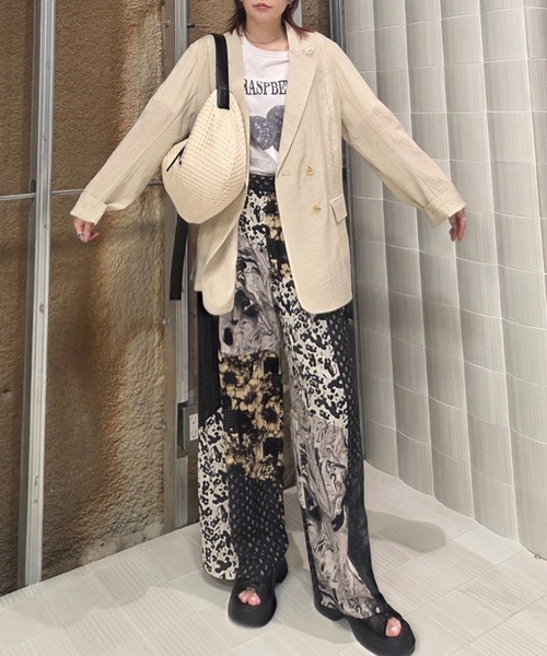 Ameri（アメリ）の「MEDI VARIOUS PATTERN TUCK PANTS（その他パンツ・レディース・アイボリー/ブラック・SMALL/MEDIUM）」の13枚目の写真