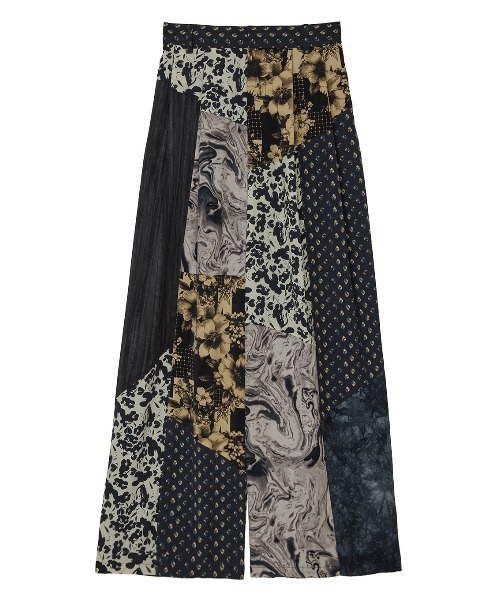 Ameri（アメリ）の「MEDI VARIOUS PATTERN TUCK PANTS（その他パンツ・レディース・アイボリー/ブラック・SMALL/MEDIUM）」の16枚目の写真