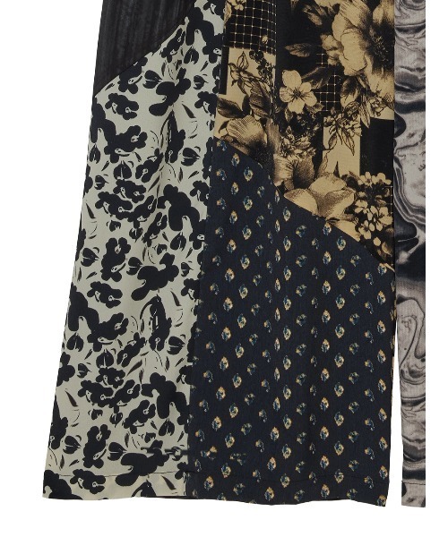 Ameri（アメリ）の「MEDI VARIOUS PATTERN TUCK PANTS（その他パンツ・レディース・アイボリー/ブラック・SMALL/MEDIUM）」の19枚目の写真