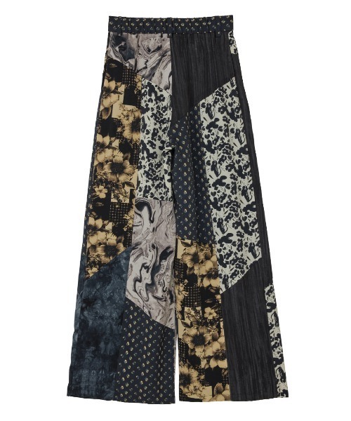 Ameri（アメリ）の「MEDI VARIOUS PATTERN TUCK PANTS（その他パンツ・レディース・アイボリー/ブラック・SMALL/MEDIUM）」の20枚目の写真